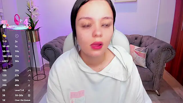 Bella-hadiid online show from 09-28-25, 11:37