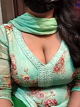 Snapshot of Anamika_Kapoor chatting on 10-03-25, 09:34 Anamika Kapoor online show from 10-03-25, 09:34