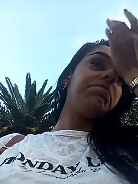 Snapshot of Sara-77 chatting on 01-08-25, 10:37 Sara-77 online show from 01-08-25, 10:37