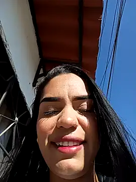 Snapshot of Sara-77 chatting on 01-19-25, 01:33 Sara-77 online show from 01-19-25, 01:33