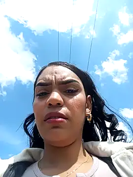 Snapshot of Sara-77 chatting on 01-21-25, 03:32 Sara-77 online show from 01-21-25, 03:32