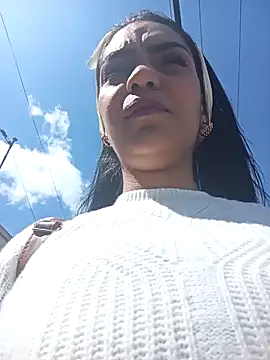 Snapshot of Sara-77 chatting on 01-23-25, 06:35 Sara-77 online show from 01-23-25, 06:35