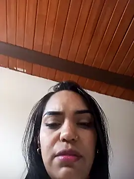 Snapshot of Sara-77 chatting on 01-23-25, 09:39 Sara-77 online show from 01-23-25, 09:39