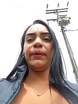 Snapshot of Sara-77 chatting on 01-24-25, 06:25 Sara-77 online show from 01-24-25, 06:25