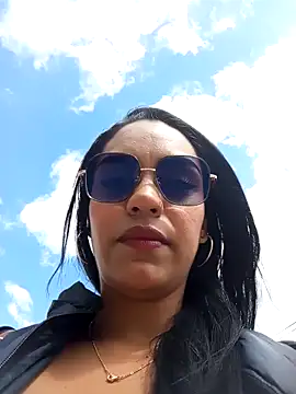 Snapshot of Sara-77 chatting on 01-28-25, 03:04 Sara-77 online show from 01-28-25, 03:04