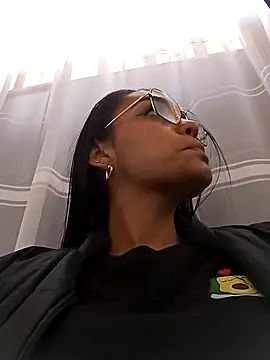 Snapshot of Sara-77 chatting on 01-30-25, 07:48 Sara-77 online show from 01-30-25, 07:48