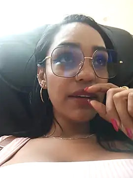 Snapshot of Sara-77 chatting on 02-03-25, 08:35 Sara-77 online show from 02-03-25, 08:35