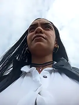 Snapshot of Sara-77 chatting on 02-05-25, 02:16 Sara-77 online show from 02-05-25, 02:16