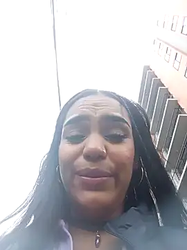 Snapshot of Sara-77 chatting on 02-05-25, 05:20 Sara-77 online show from 02-05-25, 05:20