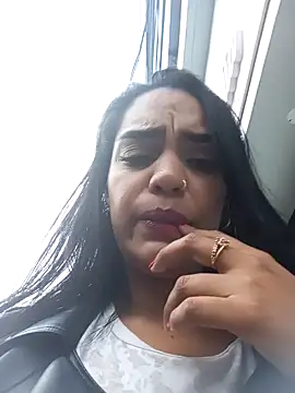 Snapshot of Sara-77 chatting on 02-06-25, 08:23 Sara-77 online show from 02-06-25, 08:23