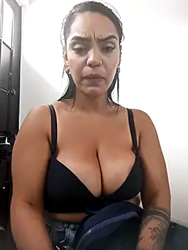 Snapshot of Sara-77 chatting on 02-11-25, 09:25 Sara-77 online show from 02-11-25, 09:25