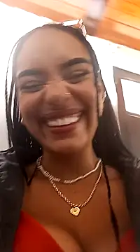 Snapshot of Sara-77 chatting on 02-14-25, 08:05 Sara-77 online show from 02-14-25, 08:05