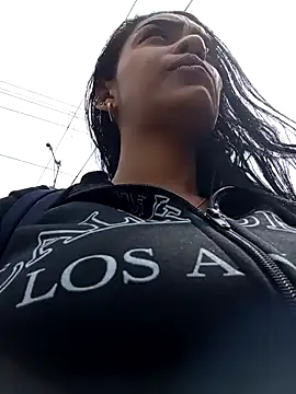 Snapshot of Sara-77 chatting on 02-19-25, 06:54 Sara-77 online show from 02-19-25, 06:54