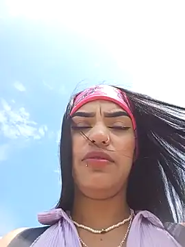 Snapshot of Sara-77 chatting on 02-25-25, 04:42 Sara-77 online show from 02-25-25, 04:42