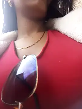 Snapshot of Sara-77 chatting on 03-13-25, 09:37 Sara-77 online show from 03-13-25, 09:37