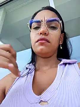 Snapshot of Sara-77 chatting on 09-24-25, 03:15 Sara-77 online show from 09-24-25, 03:15