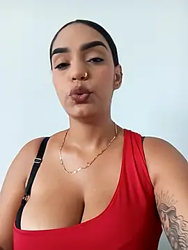 Snapshot of Sara-77 chatting on 10-21-25, 03:46 Sara-77 online show from 10-21-25, 03:46