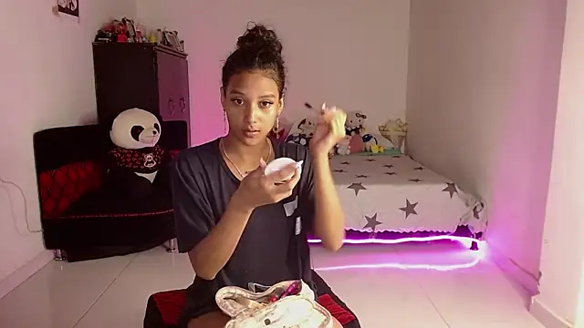 Snapshot of Chelsea__2 chatting on 02-04-26, 01:28 Chelsea 2 online show from 02-04-26, 01:28