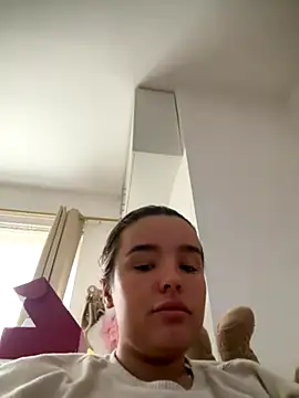 maisiesmithx online show from 10-08-25, 10:57