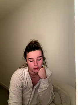 Snapshot of maisiesmithx chatting on 01-08-26, 12:24 maisiesmithx online show from 01-08-26, 12:24