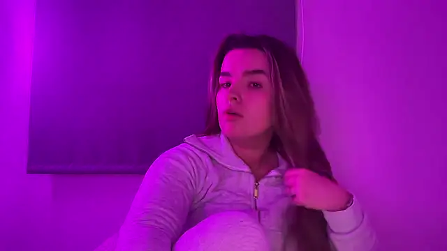 Snapshot of maisiesmithx chatting on 01-11-26, 09:09 maisiesmithx online show from 01-11-26, 09:09