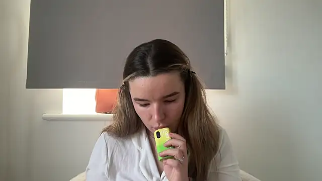 Snapshot of maisiesmithx chatting on 01-14-26, 12:55 maisiesmithx online show from 01-14-26, 12:55