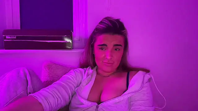 Snapshot of maisiesmithx chatting on 01-17-26, 11:41 maisiesmithx online show from 01-17-26, 11:41