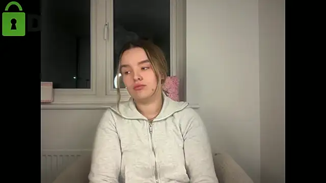 Snapshot of maisiesmithx chatting on 02-02-26, 11:25 maisiesmithx online show from 02-02-26, 11:25