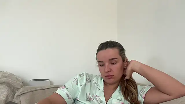 Snapshot of maisiesmithx chatting on 05-16-26, 01:21 maisiesmithx online show from 05-16-26, 01:21
