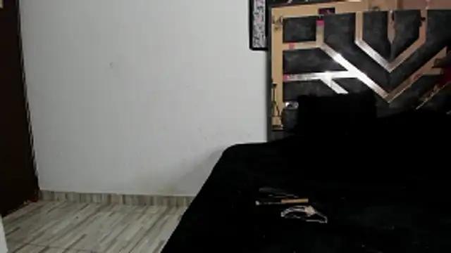 Snapshot of little_cataleya chatting on 10-15-25, 06:52 little cataleya online show from 10-15-25, 06:52