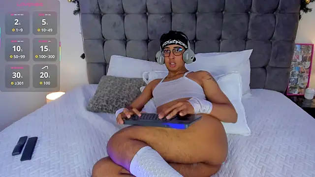 Snapshot of Dark_hairy_ chatting on 01-18-26, 02:10 Dark hairy online show from 01-18-26, 02:10