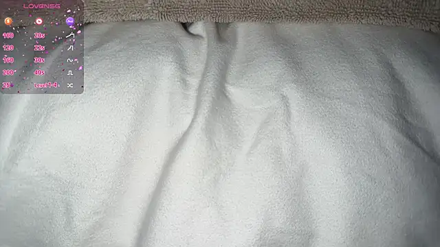 Snapshot of xxSoakingWet chatting on 11-18-25, 10:14 xxSoakingWet online show from 11-18-25, 10:14