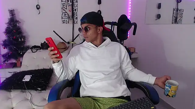 Leonard Price online show from 02-09-25, 03:22