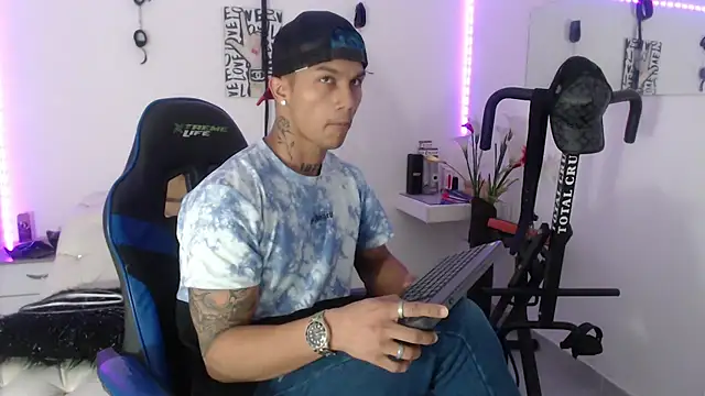 Leonard Price online show from 02-25-25, 01:52