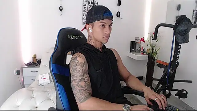 Leonard Price online show from 03-06-25, 03:56