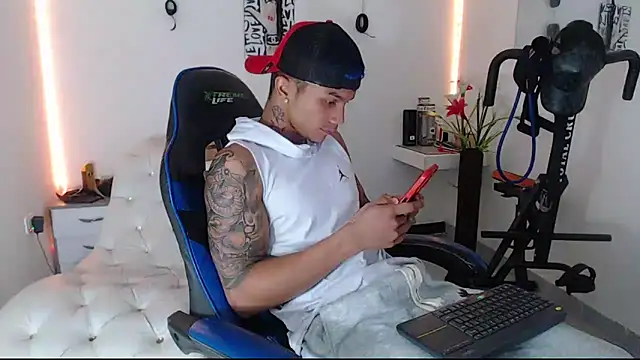 Leonard Price online show from 03-07-25, 03:28