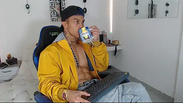 Leonard Price online show from 03-23-25, 05:54