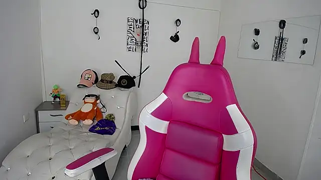 Leonard Price online show from 09-19-25, 01:07