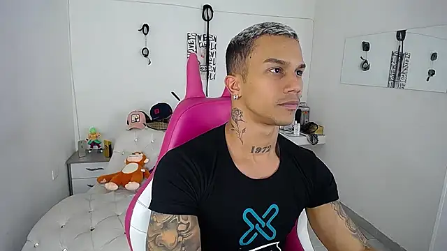 Leonard Price online show from 09-23-25, 02:03