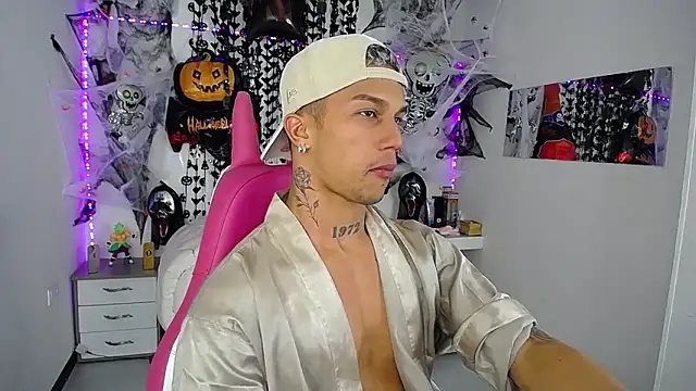 Leonard Price online show from 10-11-25, 01:16