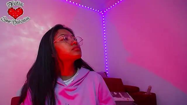 Snapshot of ricura_mily chatting on 03-06-25, 10:52 ricura mily online show from 03-06-25, 10:52