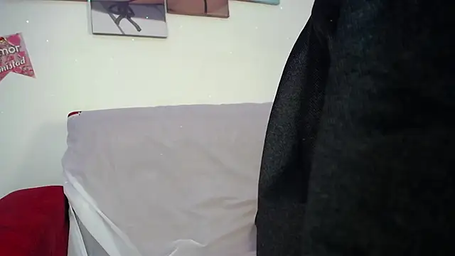 Snapshot of ricura_mily chatting on 09-26-25, 03:54 ricura mily online show from 09-26-25, 03:54