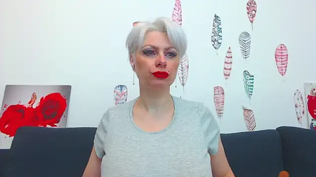 ForeverBarbie  online show from 11-16-25, 11:43