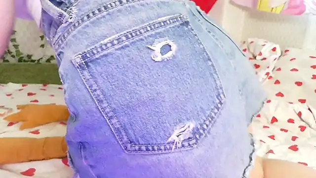 Snapshot of Mila_starx chatting on 02-18-25, 04:58 Mila starx online show from 02-18-25, 04:58