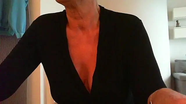   Angel78   online show from 10-05-25, 01:31