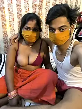 Snapshot of Indian_Lust_Couple chatting on 12-14-24, 08:51 Indian Lust Couple online show from 12-14-24, 08:51