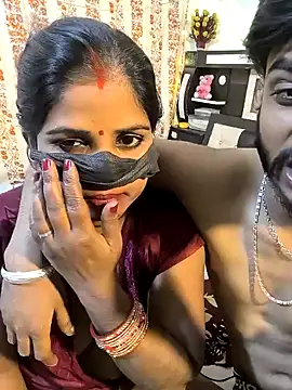 Snapshot of Indian_Lust_Couple chatting on 12-17-24, 09:27 Indian Lust Couple online show from 12-17-24, 09:27