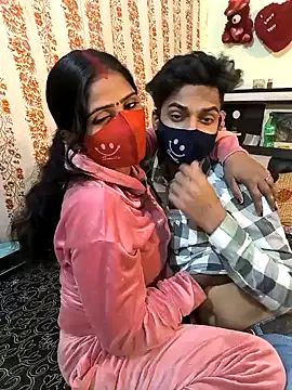 Snapshot of Indian_Lust_Couple chatting on 01-05-25, 07:28 Indian Lust Couple online show from 01-05-25, 07:28