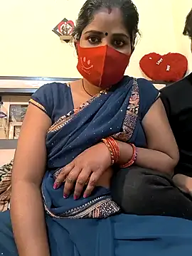 Snapshot of Indian_Lust_Couple chatting on 01-25-25, 06:35 Indian Lust Couple online show from 01-25-25, 06:35