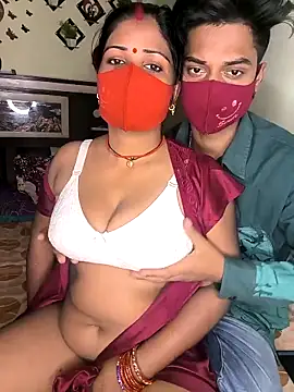 Snapshot of Indian_Lust_Couple chatting on 02-19-25, 06:10 Indian Lust Couple online show from 02-19-25, 06:10